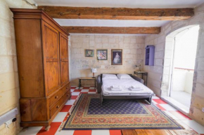 Отель Cute Valletta Townhouse with distant sea view  Валетта